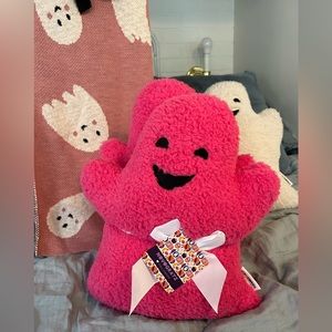 Viral Pink Couple Ghost Pillows- Novogratz (2 count pillows included)